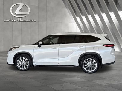 Used 2023 Toyota Highlander Limited
