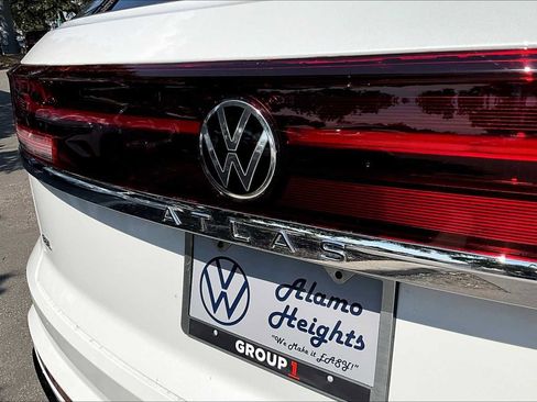 New 2026 Volkswagen Atlas Cross Sport SEL Premium R-Line AWD/4WD image 15