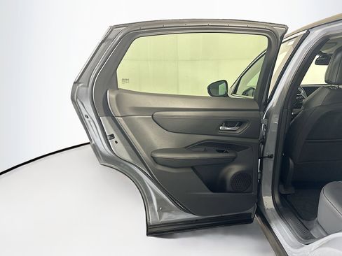 Used 2025 Nissan Ariya FWD image 27