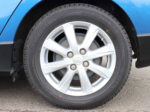 Used 2017 Toyota Prius C Two image 9