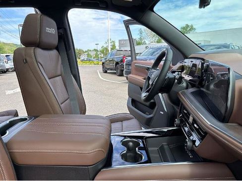 New 2026 Chevrolet Tahoe High Country AWD/4WD image 31