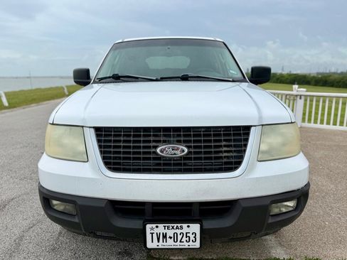 Used 2004 Ford Expedition XLT RWD image 2