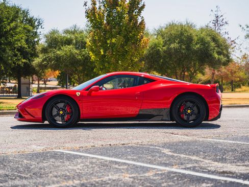 Used 2015 Ferrari 458 Speciale Coupe RWD image 5
