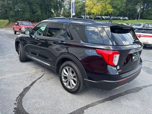 Used 2020 Ford Explorer XLT w/ Equipment Group 202A AWD/4WD image 4