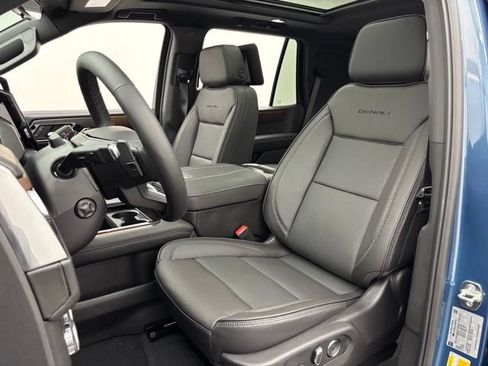 New 2026 GMC Yukon Denali w/ Denali Reserve Package AWD/4WD image 22