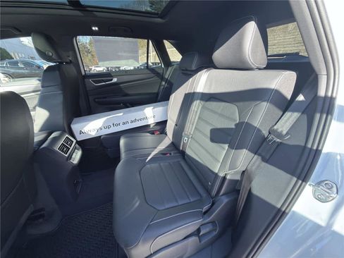 New 2026 Volkswagen Atlas Cross Sport SEL R-Line AWD/4WD image 18