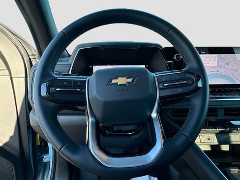 Used 2025 Chevrolet Colorado LT image 11