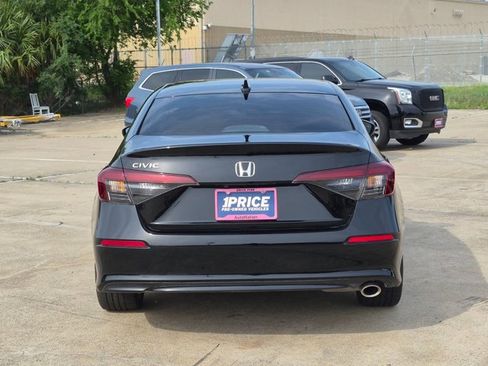 Used 2025 Honda Civic Sport image 6