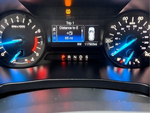 Certified 2018 Ford Explorer XLT FWD image 27