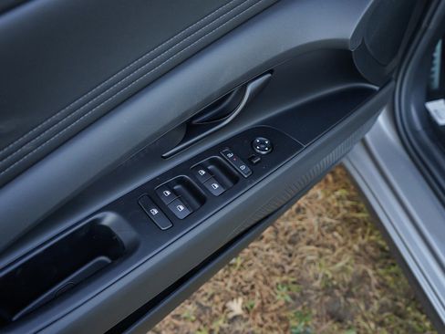 New 2025 Hyundai Elantra Sport image 16