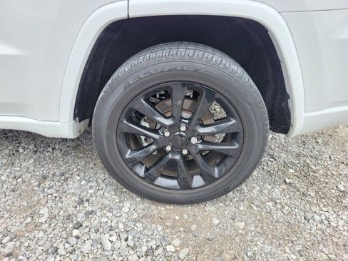 Used 2022 Jeep Grand Cherokee Laredo X RWD image 7