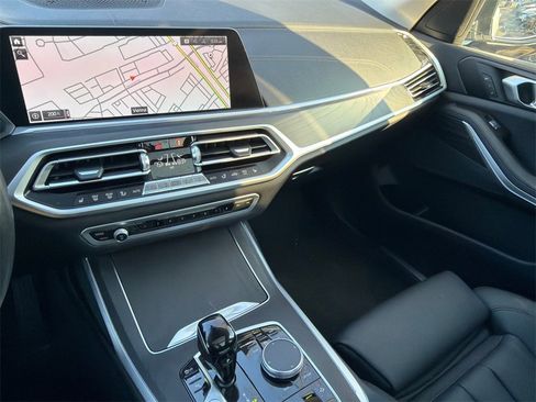 Used 2022 BMW X7 xDrive40i w/ Premium Package image 28