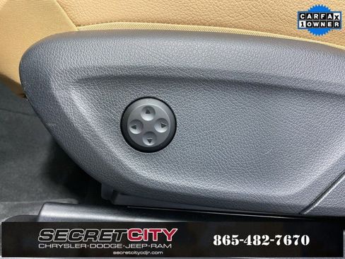 Used 2025 Mercedes-Benz GLE 350 4MATIC image 13