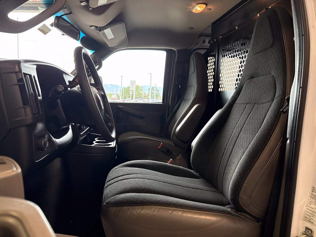 Used 2025 Chevrolet Express 2500 w/ Driver Convenience Package RWD image 9