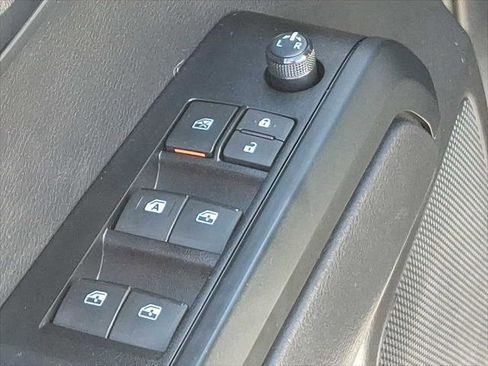 Certified 2022 Toyota Tacoma SR image 25