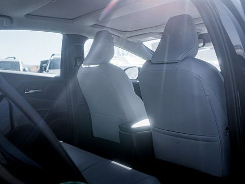 Used 2024 Toyota Prius XLE image 37