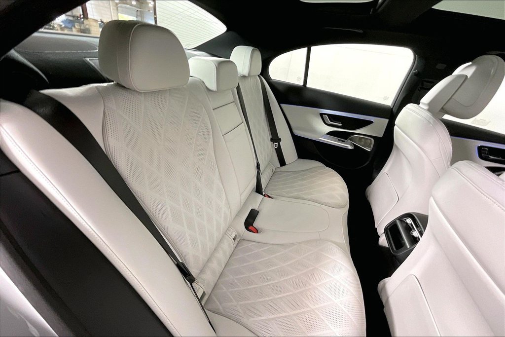 Used 2026 Mercedes-Benz E 350 4MATIC Sedan image 19
