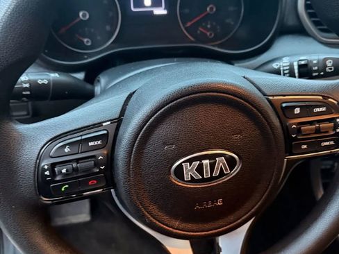 Used 2019 Kia Sportage LX image 9