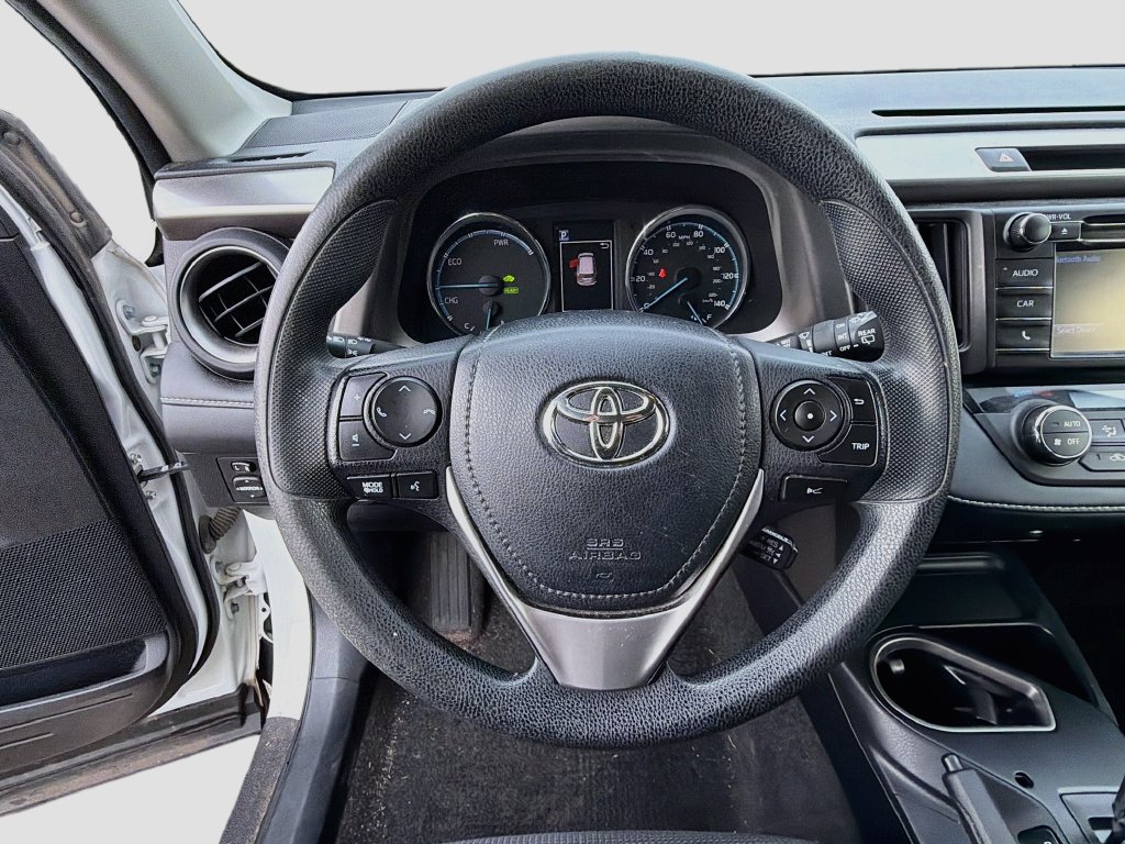 Used 2018 Toyota RAV4 LE AWD/4WD image 11