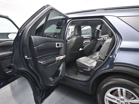 Used 2023 Ford Explorer XLT RWD image 18