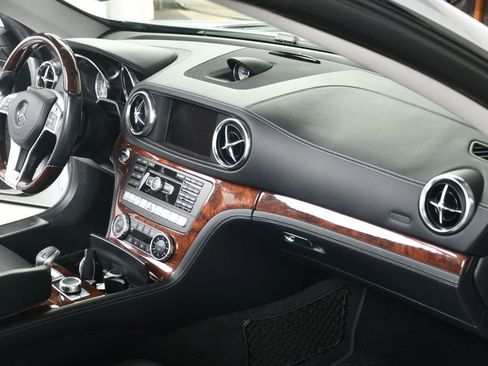 Used 2014 Mercedes-Benz SL 550 image 35
