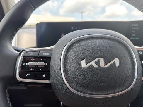 Used 2024 Kia Sorento S AWD/4WD image 10