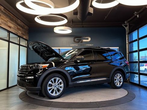 Used 2020 Ford Explorer XLT w/ Equipment Group 202A AWD/4WD image 25
