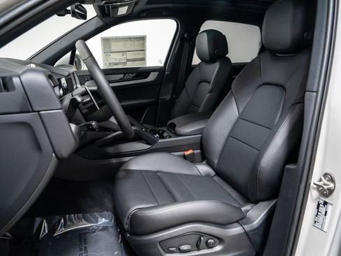 New 2026 Porsche Cayenne AWD/4WD image 5