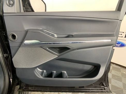 New 2025 Lincoln Navigator L Reserve image 37