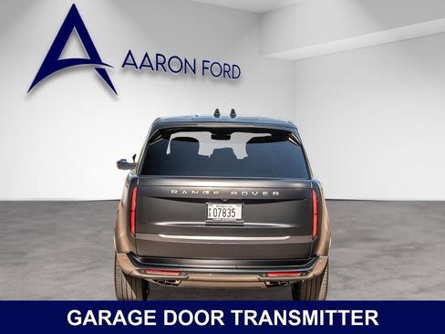 Used 2025 Land Rover Range Rover Long Wheelbase Autobiography AWD/4WD image 9