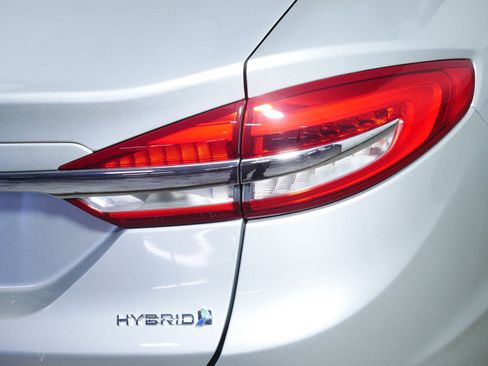 Used 2018 Ford Fusion S image 17