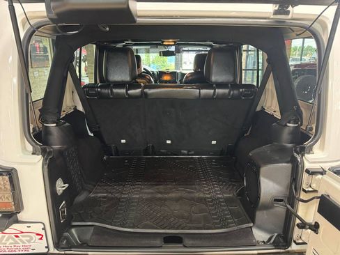 Used 2014 Jeep Wrangler Unlimited Sahara AWD/4WD image 13