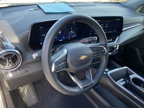 Used 2025 Chevrolet Equinox LT image 34