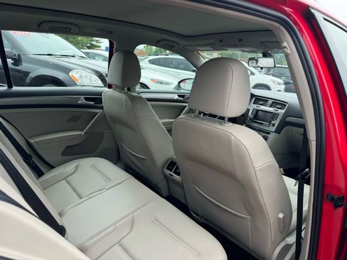 Used 2015 Volkswagen Golf SE image 15
