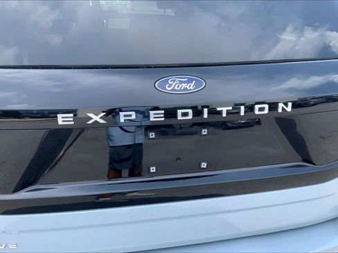 Used 2025 Ford Expedition Active AWD/4WD image 30