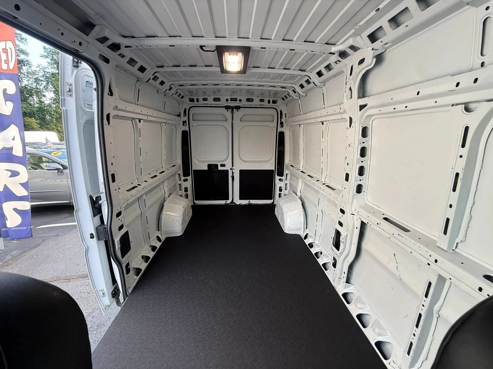Used 2025 RAM ProMaster 2500 w/ Convenience Group FWD image 31