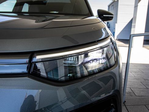 New 2026 Volkswagen Tiguan SE R-Line image 7