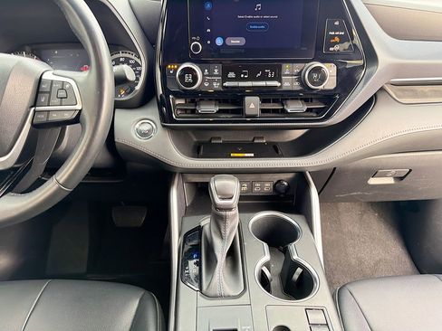 Used 2023 Toyota Highlander XSE image 22