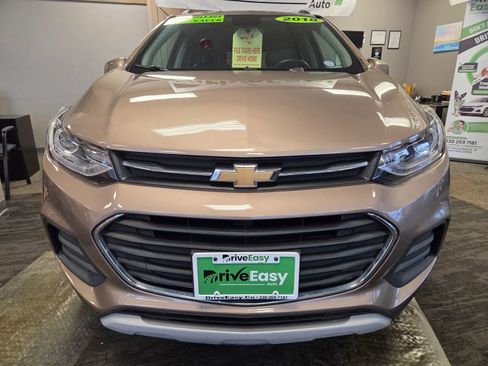 Used 2018 Chevrolet Trax LT w/ Sun & Sound Package image 5