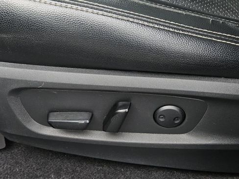 Used 2022 Nissan Pathfinder SV w/ SV Premium Package image 27