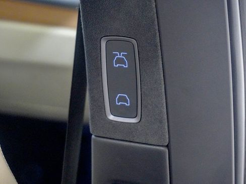 Used 2021 Tesla Model X Performance image 34