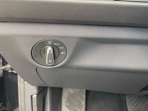 Used 2024 Volkswagen Jetta SE image 16