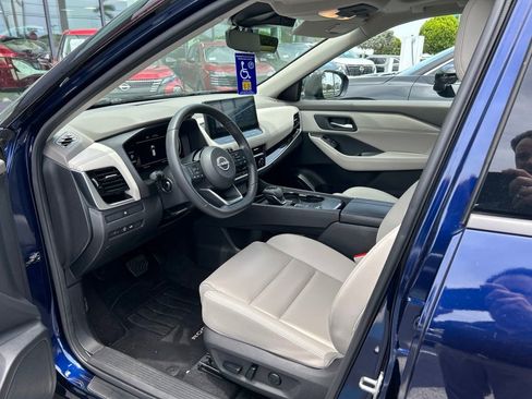 Certified 2024 Nissan Rogue SL w/ SL Premium Package FWD image 5