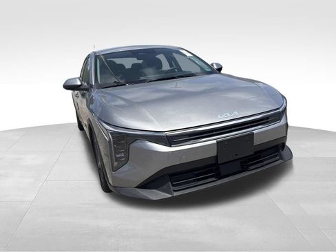 Certified 2025 Kia K4 FWD image 10