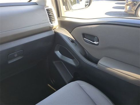 Used 2023 Nissan Frontier SV w/ SV Convenience Package image 19