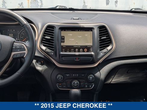 Used 2015 Jeep Cherokee Latitude w/ Comfort/Convenience Group FWD image 20