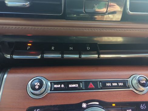 Used 2020 Lincoln Aviator Reserve w/ Equipment Group 201A image 37