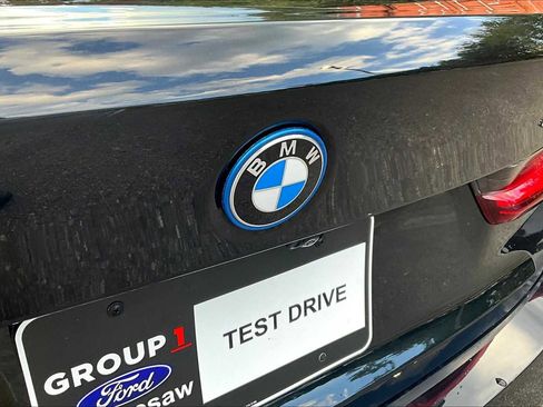 Used 2024 BMW 330e w/ Convenience Package image 30
