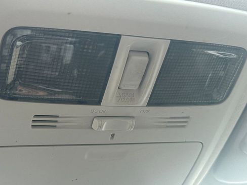 Used 2015 Subaru Forester 2.5i Limited image 32