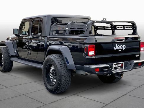 Used 2021 Jeep Gladiator Overland image 11
